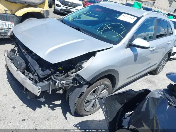 KNDCB3LC7K5341299 2019 KIA NIRO - Image 2