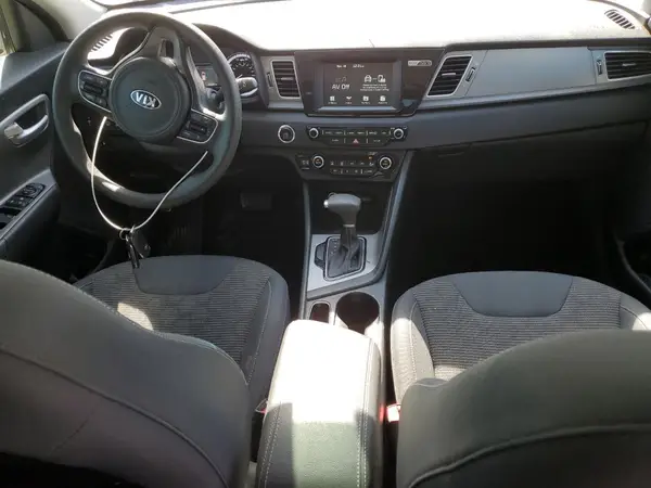 KNDCB3LC7K5346678 2019 KIA NIRO - Image 8