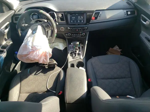 KNDCB3LC7K5347622 2019 KIA NIRO - Image 8