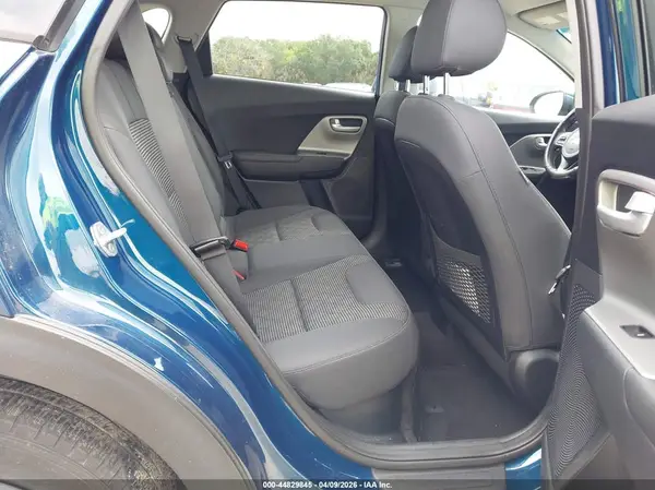 KNDCB3LC7K5350679 2019 KIA NIRO - Image 8