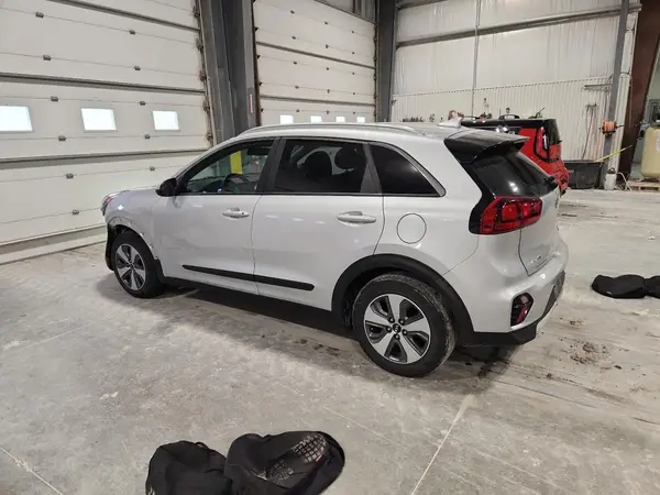 KNDCB3LC7L5370612 2020 KIA NIRO - Image 2