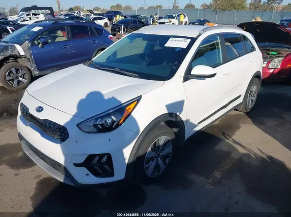 KNDCB3LC7L5371601 2020 KIA NIRO - Image 2