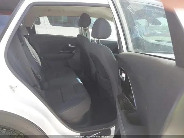 KNDCB3LC7L5374286 2020 KIA NIRO - Image 8