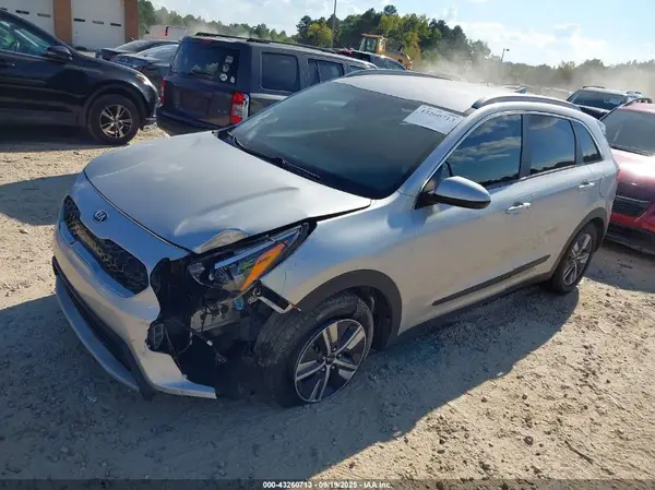 KNDCB3LC7L5413815 2020 KIA NIRO - Image 2