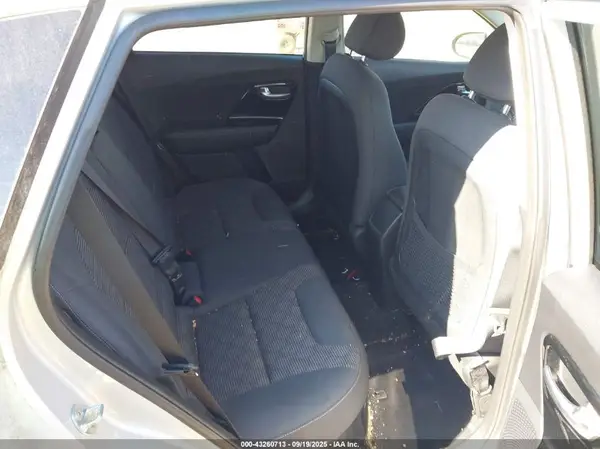 KNDCB3LC7L5413815 2020 KIA NIRO - Image 8