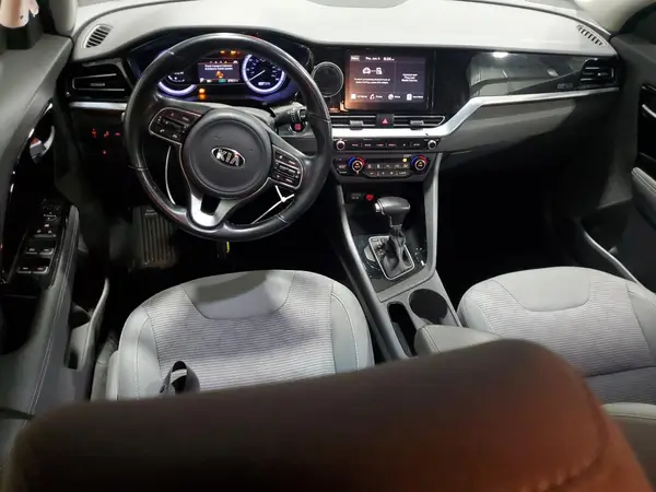 KNDCB3LC7M5463499 2021 KIA NIRO - Image 8