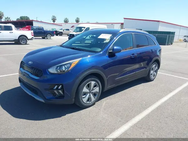 KNDCB3LC7M5470663 2021 KIA NIRO - Image 2