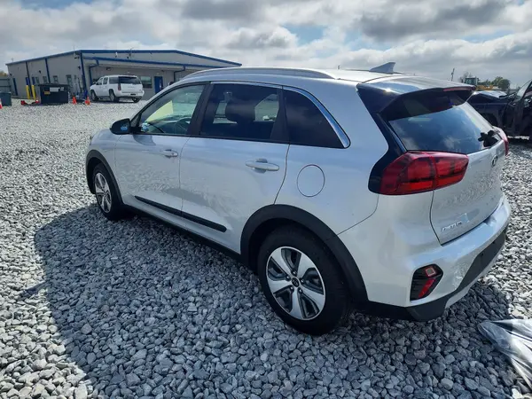 KNDCB3LC7M5479010 2021 KIA NIRO - Image 2