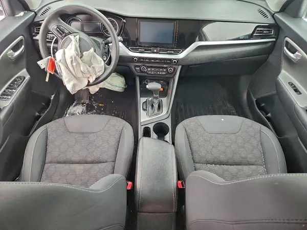 KNDCB3LC7M5480724 2021 KIA NIRO - Image 8