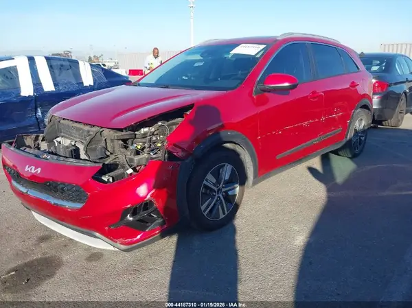 KNDCB3LC7N5502626 2022 KIA NIRO - Image 2