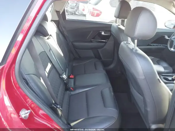 KNDCB3LC7N5502626 2022 KIA NIRO - Image 8
