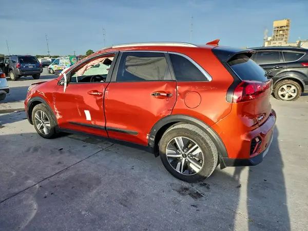 KNDCB3LC7N5507289 2022 KIA NIRO - Image 2