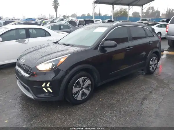 KNDCB3LC7N5510144 2022 KIA NIRO - Image 2