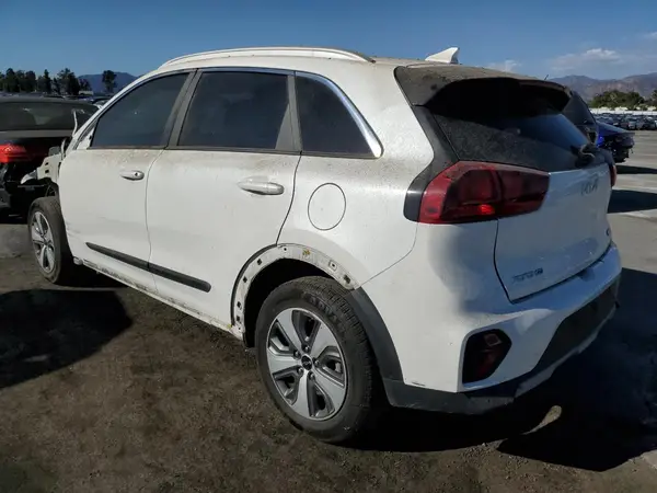 KNDCB3LC7N5510161 2022 KIA NIRO - Image 2