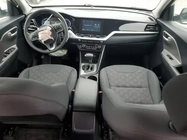 KNDCB3LC7N5511049 2018 KIA NIRO - Image 8