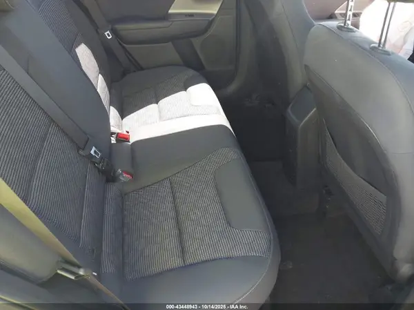 KNDCB3LC7N5515750 2022 KIA NIRO - Image 8