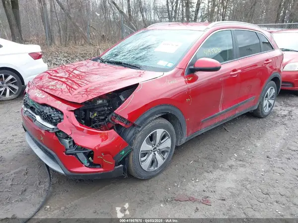 KNDCB3LC7N5518664 2022 KIA NIRO - Image 2