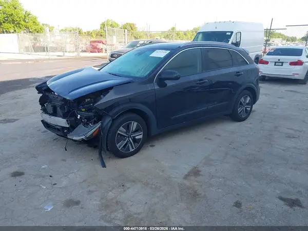 KNDCB3LC7N5527137 2022 KIA NIRO - Image 2