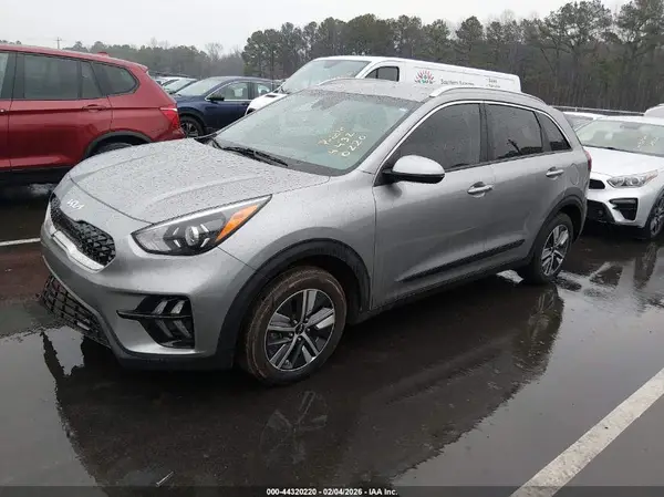 KNDCB3LC7N5527395 2022 KIA NIRO - Image 2