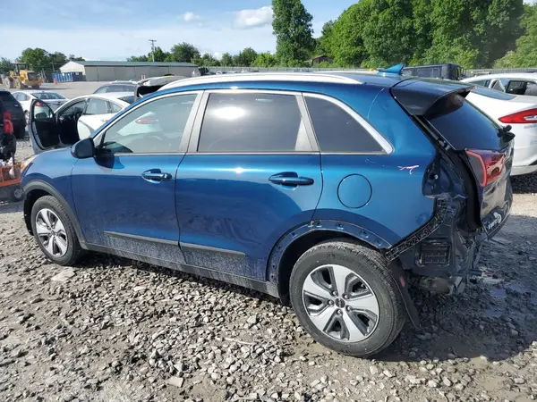 KNDCB3LC7N5532550 2022 KIA NIRO - Image 2