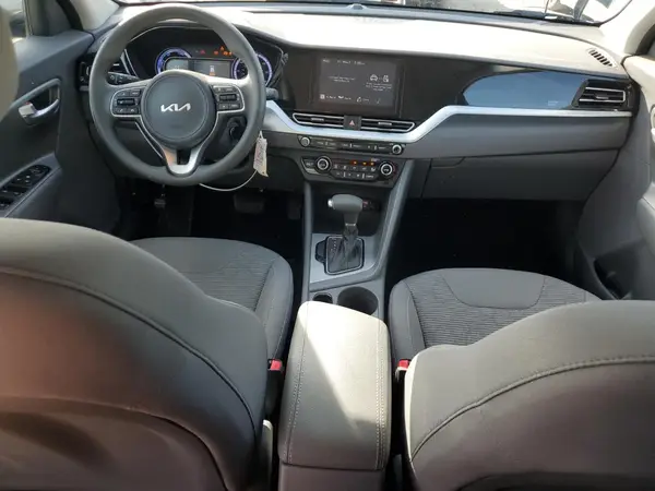 KNDCB3LC7N5532550 2022 KIA NIRO - Image 8