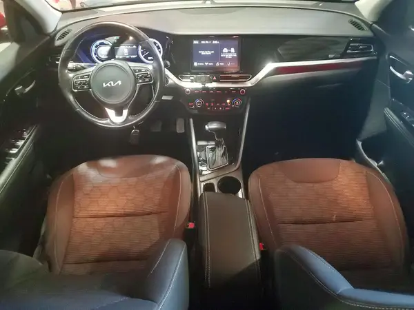 KNDCB3LC7N5534072 2022 KIA NIRO - Image 8