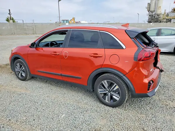 KNDCB3LC7N5546951 2022 KIA NIRO - Image 2