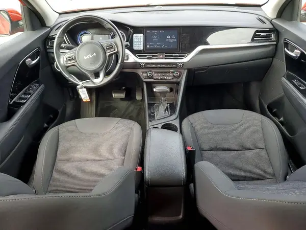 KNDCB3LC7N5546951 2022 KIA NIRO - Image 8