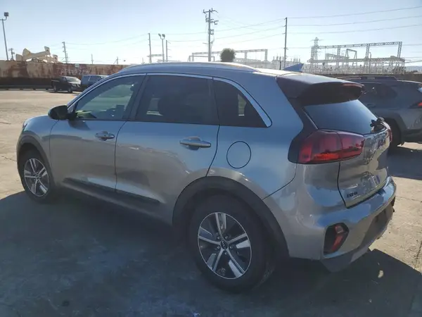 KNDCB3LC7N5548117 2022 KIA NIRO - Image 2