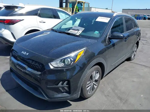 KNDCB3LC7N5548411 2022 KIA NIRO - Image 2
