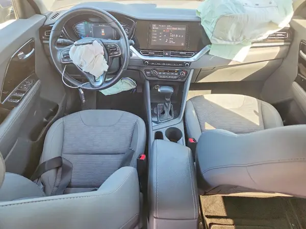 KNDCB3LC7N5549557 2022 KIA NIRO - Image 8