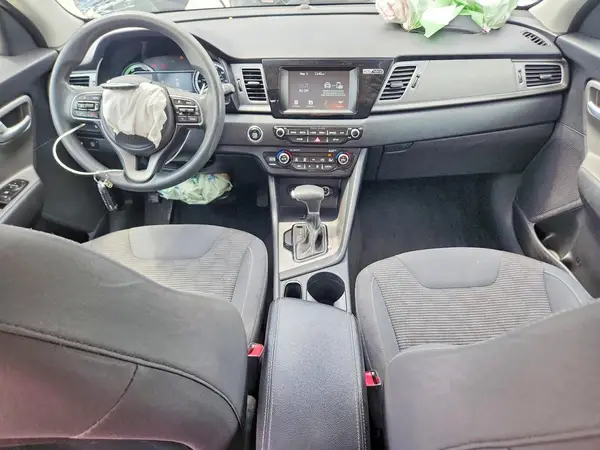 KNDCB3LC8H5039928 2017 KIA NIRO - Image 8