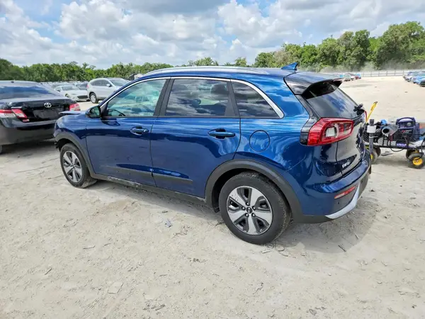 KNDCB3LC8H5039982 2017 KIA NIRO - Image 2