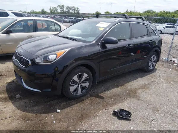 KNDCB3LC8H5040310 2017 KIA NIRO - Image 2