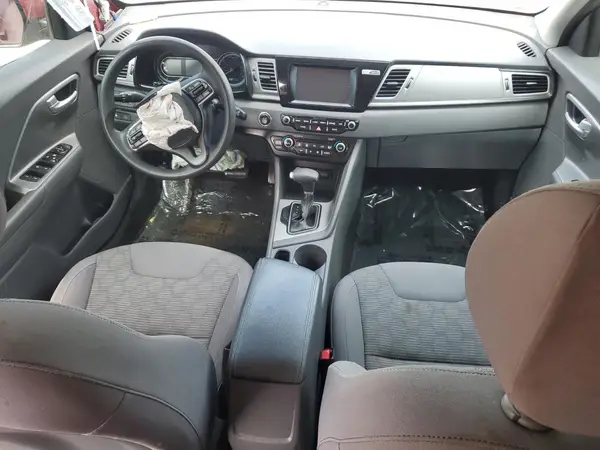 KNDCB3LC8H5040484 2017 KIA NIRO - Image 8