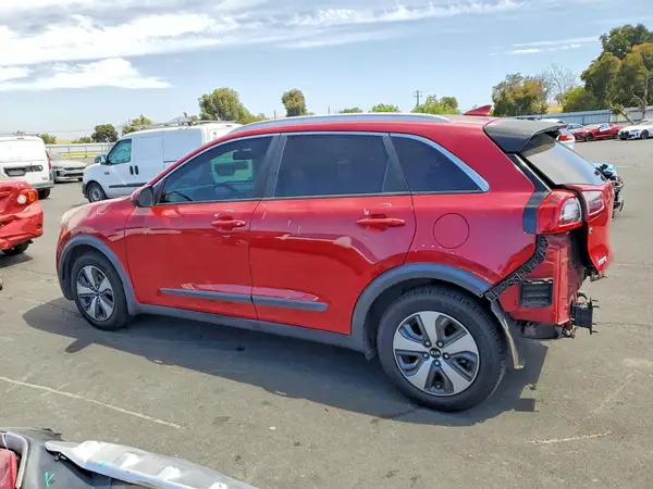 KNDCB3LC8H5048228 2017 KIA NIRO - Image 2