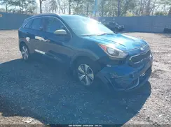 KNDCB3LC8H5049203 2017 KIA NIRO