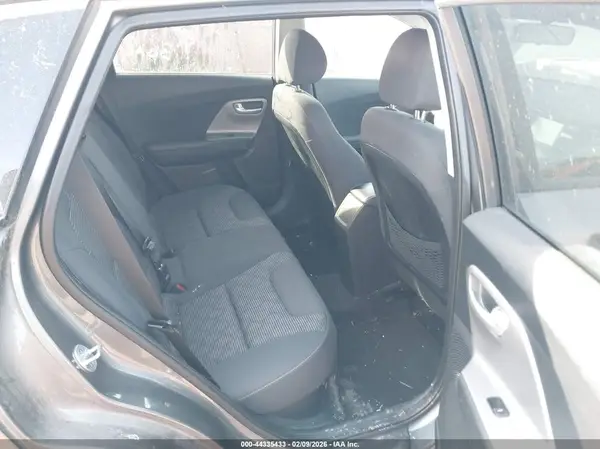 KNDCB3LC8H5049671 2017 KIA NIRO - Image 8