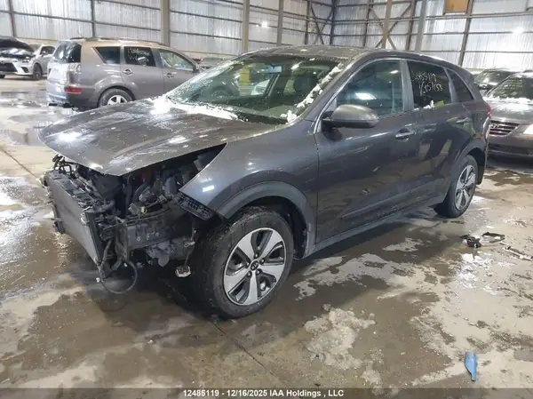 KNDCB3LC8H5051453 2017 KIA NIRO - Image 2