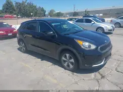 KNDCB3LC8H5052246 2017 KIA NIRO