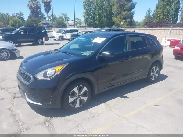 KNDCB3LC8H5052246 2017 KIA NIRO - Image 2