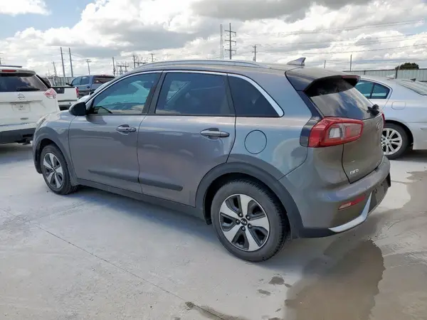 KNDCB3LC8H5063604 2017 KIA NIRO - Image 2