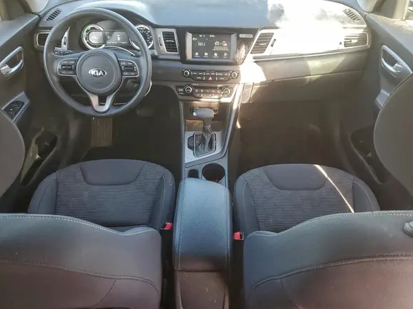 KNDCB3LC8H5064672 2017 KIA NIRO - Image 8