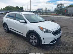 KNDCB3LC8H5064753 2017 KIA NIRO
