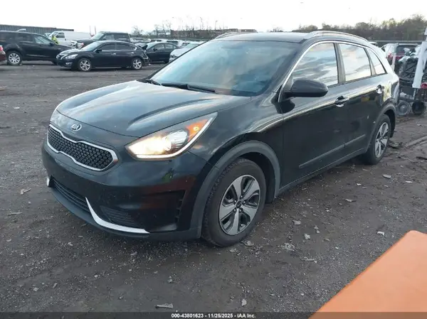 KNDCB3LC8H5073534 2017 KIA NIRO - Image 2