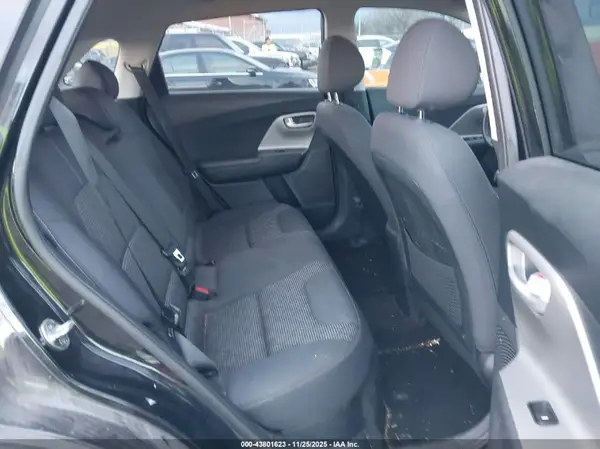 KNDCB3LC8H5073534 2017 KIA NIRO - Image 8