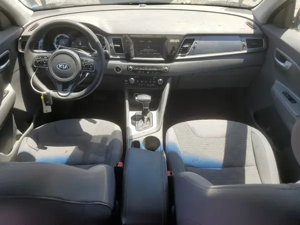KNDCB3LC8H5077535 2017 KIA NIRO - Image 8