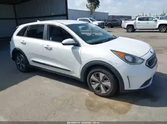 KNDCB3LC8H5078779 2017 KIA NIRO