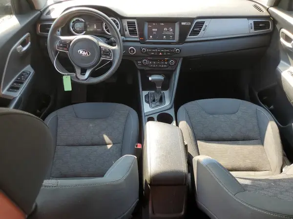 KNDCB3LC8H5084923 2017 KIA NIRO - Image 8