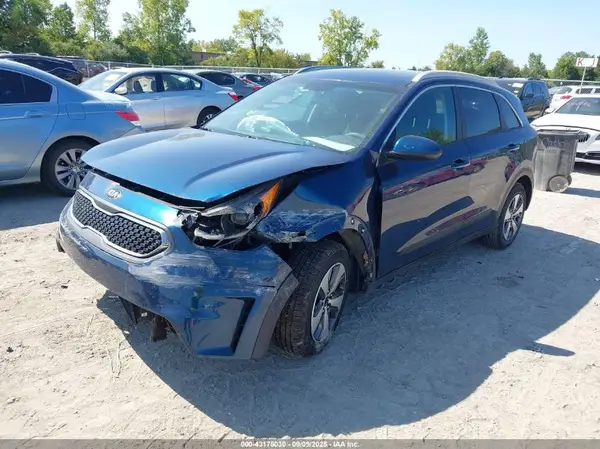 KNDCB3LC8H5085294 2017 KIA NIRO - Image 2